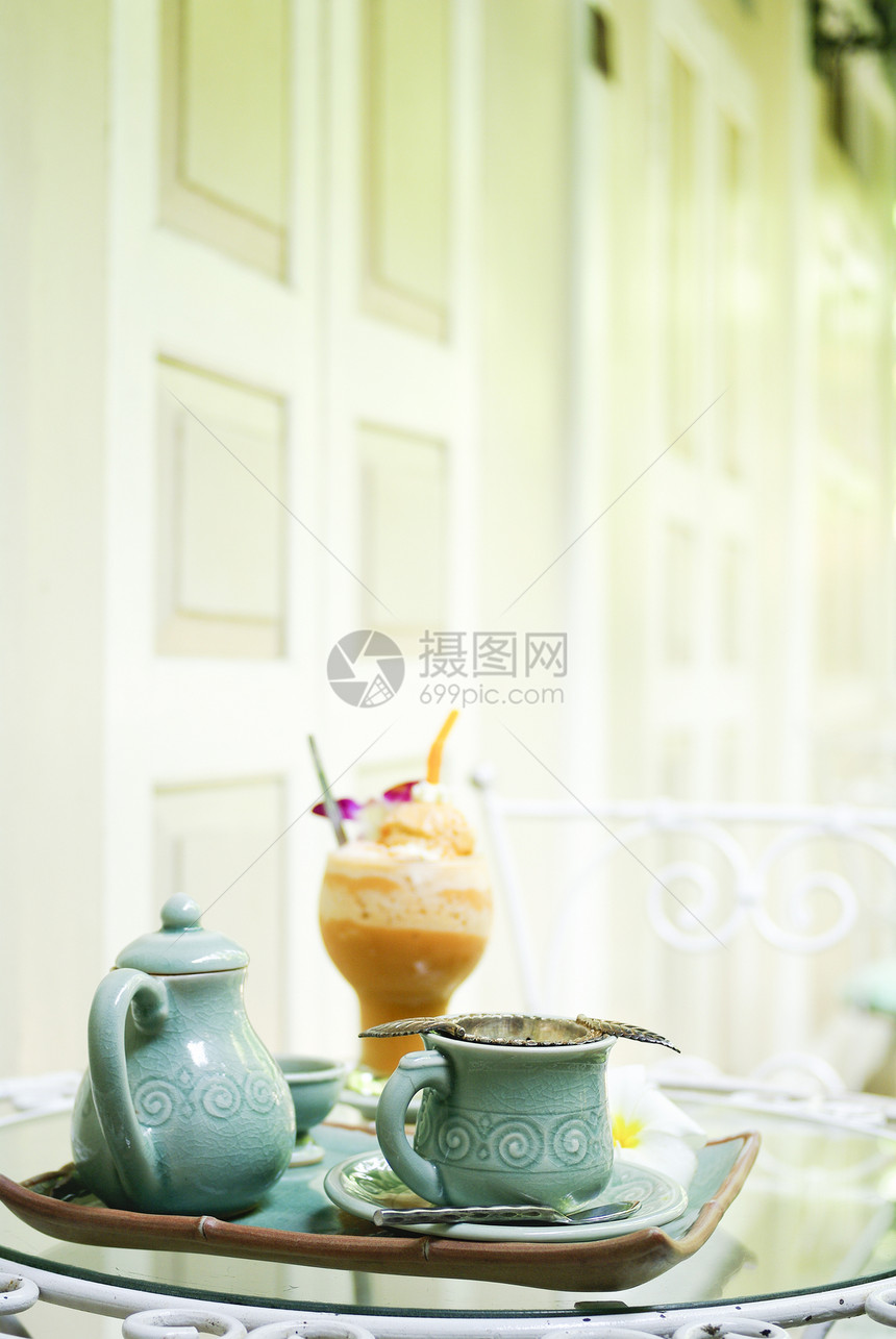 贵重热咖啡机咖啡生活制品艺术陶器杯子拿铁宏观盘子咖啡店图片