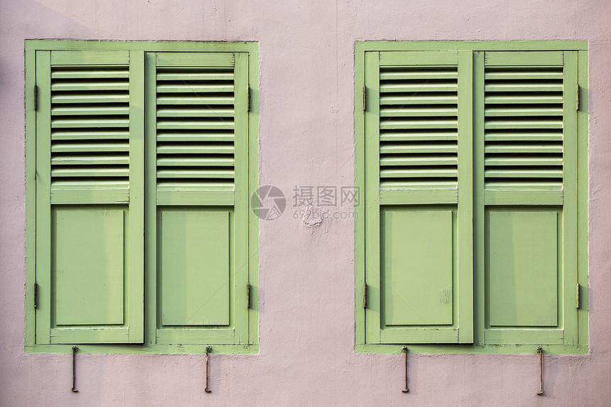 重要窗口框架街道建筑木头城市水泥绿色玻璃白色房子图片