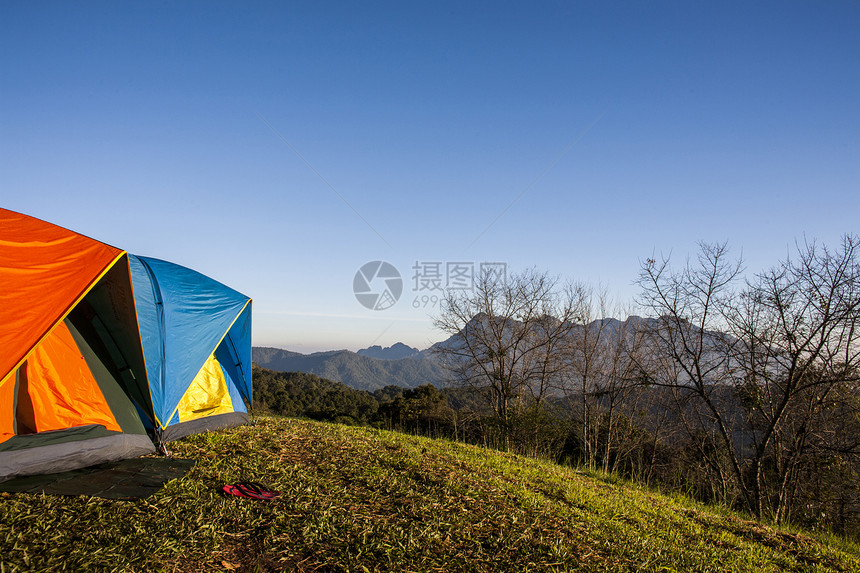 泰国清迈山北边的冬季景点泰国季节生态蓝色阳光太阳公园环境天空旅游清道图片