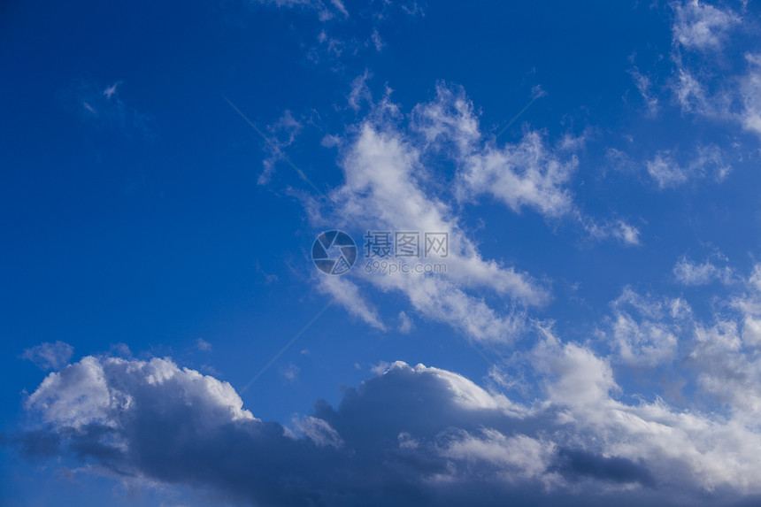 蓝色云蓝天空背景沉淀部分云景天堂气氛天蓝色臭氧太阳蓝天晴天图片