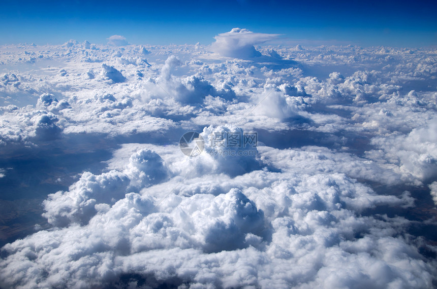 空中天空天堂臭氧环境天际柔软度蓝色场景云景自由气象图片