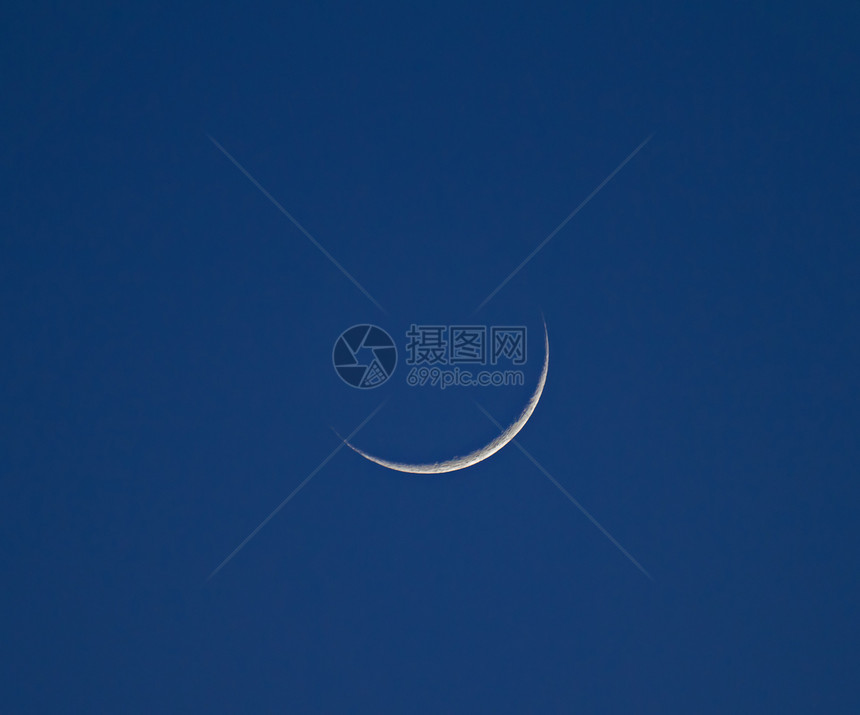 上弦月半球天空天文学科学蓝色新月图片
