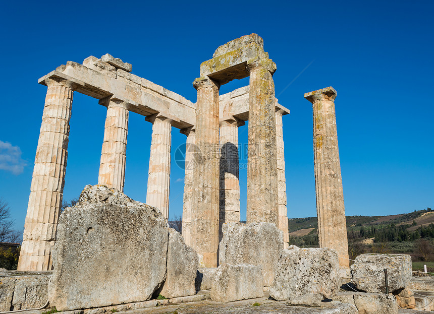 尼米亚古代宙斯寺首都柱子文化脚手架考古学石头蓝天历史大理石废墟图片