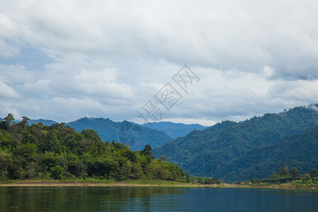 天空 山和河流旅游山脉风景场地场景旅行海岸土地岩石季节背景图片