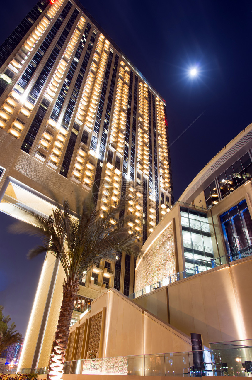 夜里迪拜Marina海湾旅游蓝色景观假期财产住宅码头天空建筑图片