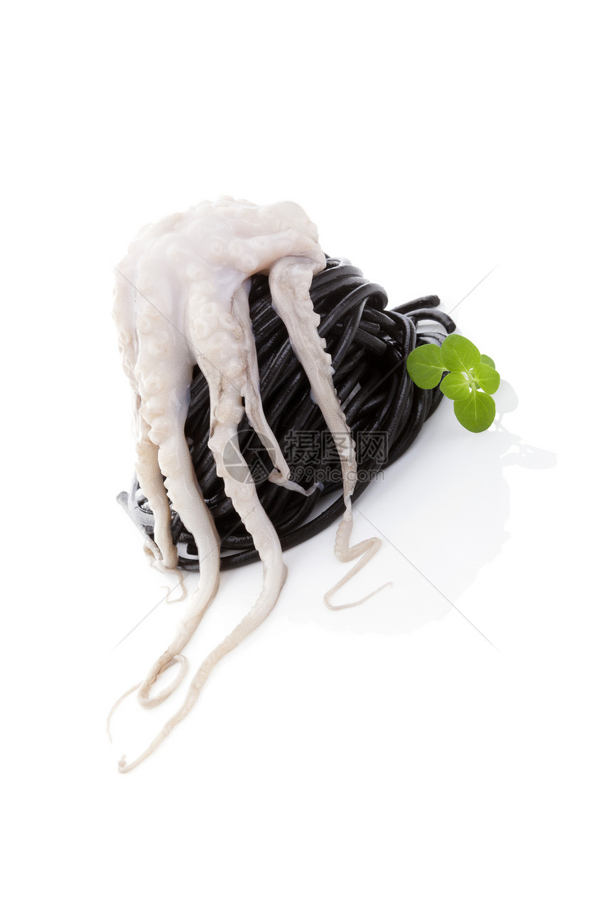 海鲜面条章鱼异国熟食美食起动机奢华鱿鱼海洋黑色白色图片