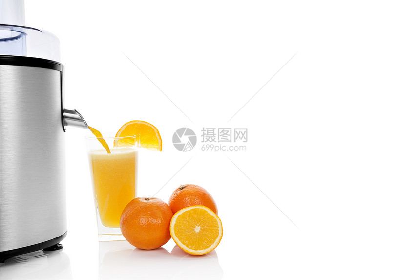 新鲜橙汁液体榨汁机横截面水果流动美食玻璃橙子果汁食物图片