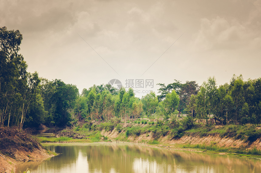 泰国的河流场地公园环境季节农村场景乡村阳光活力土地图片