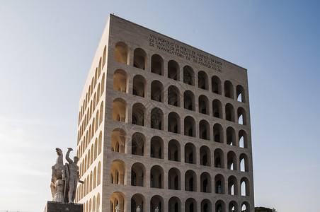 意大利文明宫建筑学宫殿大理石雕像地标纪念碑建筑历史城市文明背景图片