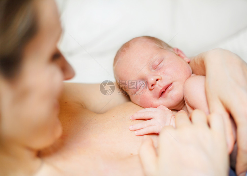 11天和母亲新生儿育儿幸福男生生活婴儿父母新生童年母性儿子图片