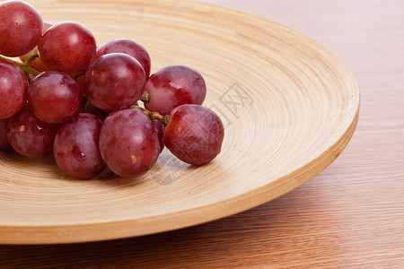 葡萄食物红色美食水果紫色背景图片