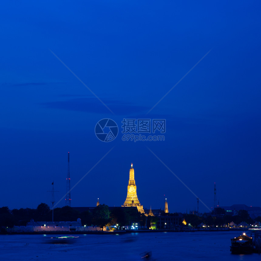 夜里是塔达寺庙场景艺术纪念碑建筑学旅行历史码头天空旅游宗教图片