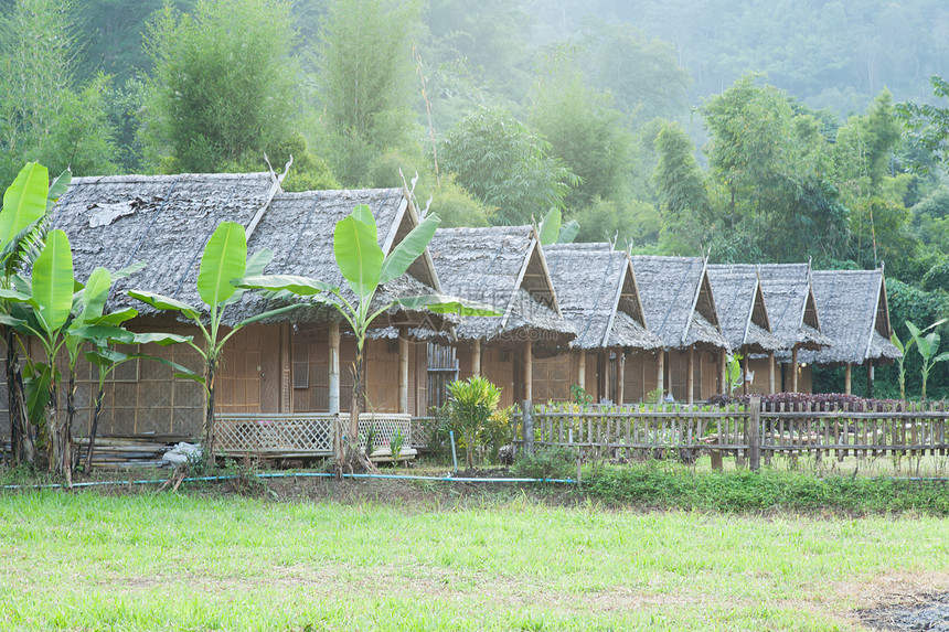山边的棚屋旅游环境农场小屋国家场地种植园收成木头农村图片