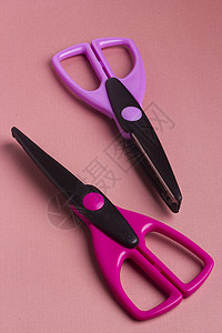装饰工用的剪刀积分教育工作室红色紫色工具意义背景图片
