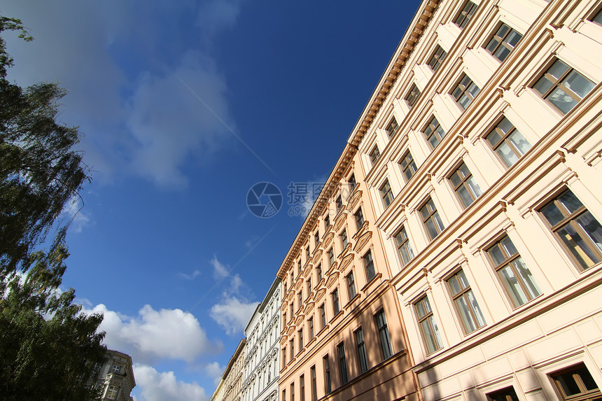 柏林的古典建筑首都公寓历史性蓝色古董住宅城市历史窗户建造图片