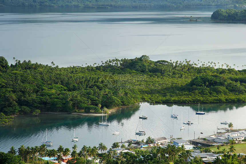 斐济Vanua Levu岛和Nawai岛游艇胰岛异国支撑情调海岸帆船天空蓝色港口图片