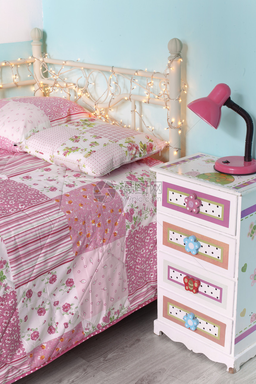 女孩卧室童年花环家具枕头奢华风格孩子们小夜灯灯光住宅图片