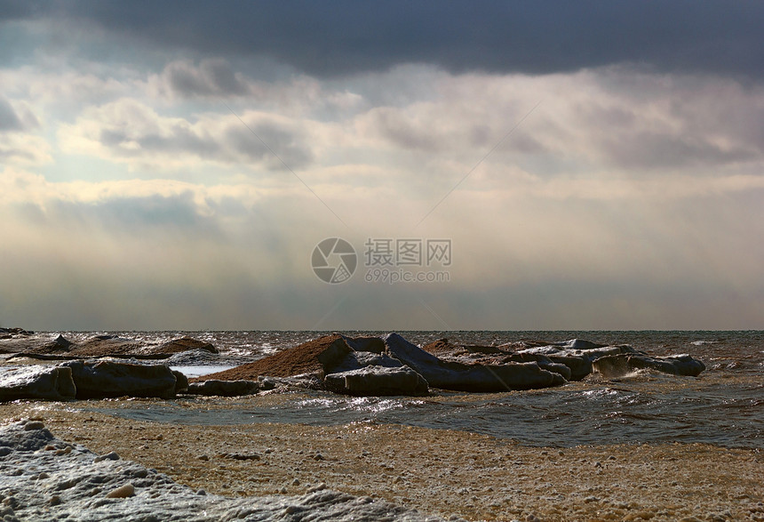 冬季海滩空气岩石海岸支撑蓝色地球季节地平线冻结射线图片