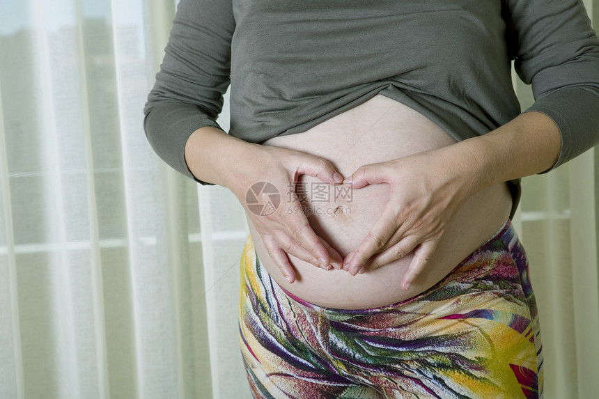 怀孕母亲生活妻子家庭母性腹部保健女性身体女士图片