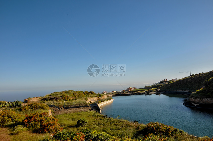 湖和大坝天空场景环境山沟池塘爬坡晴天生态自然全景图片