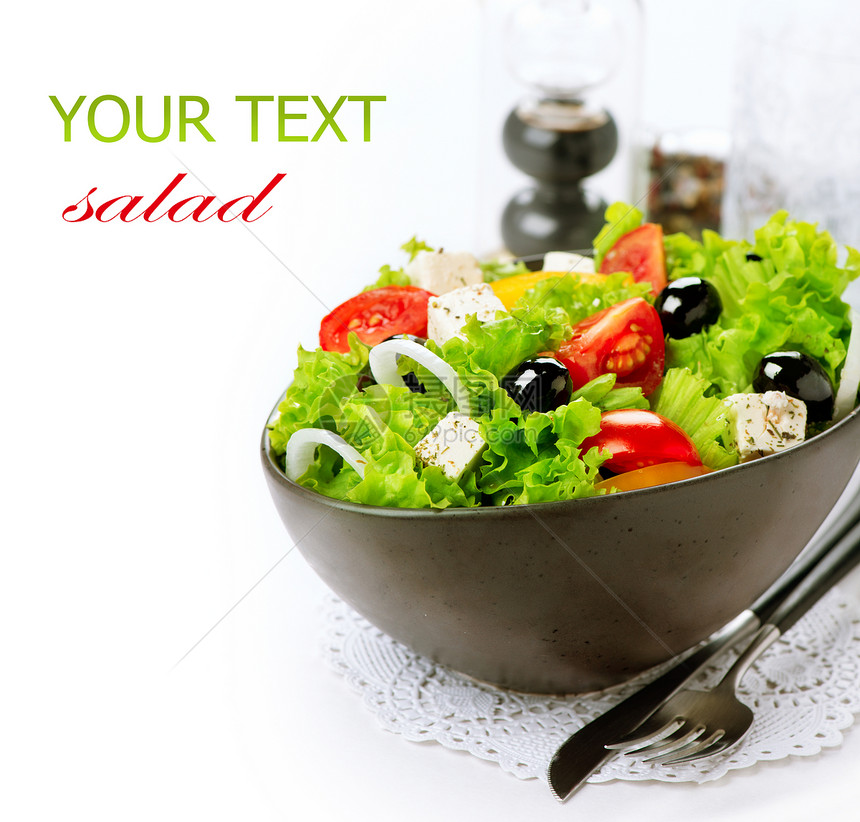 地中海沙拉 希腊沙拉 在白色背景上被孤立山羊桌子蔬菜餐厅菜单饮食叶子盘子胡椒食物图片