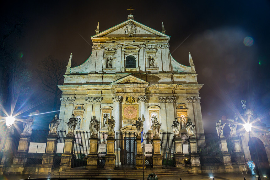 波兰 克拉科夫 夜幕市场广场教堂照明民众教会城市历史景观街道国家旅游图片