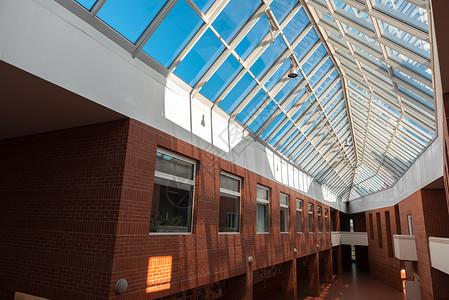 砖滴天花板大学现代内地现代旅行地面办公室展览天空建筑大厅瓷砖商业窗户背景
