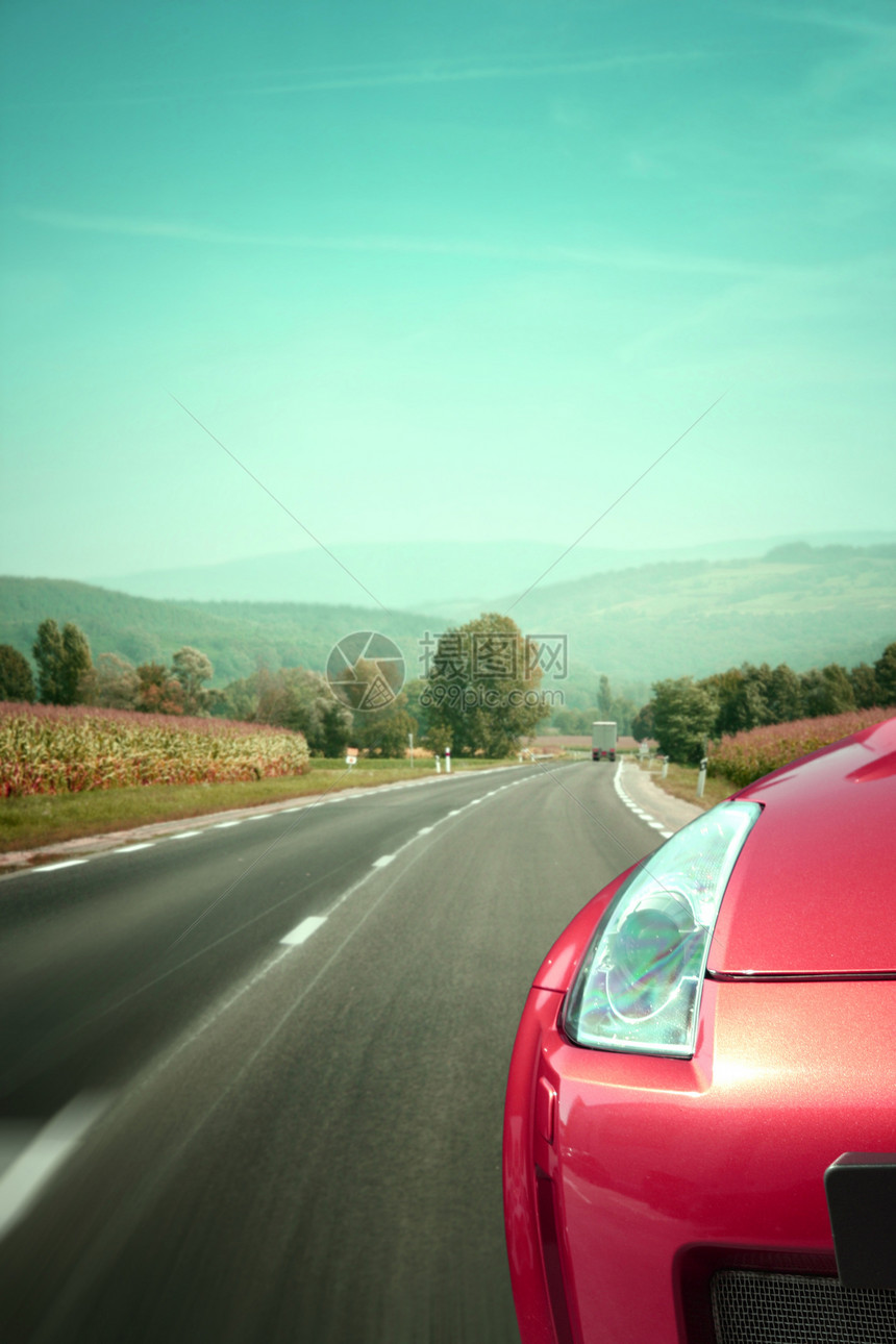 运动车跑车展示驾驶赛车车辆反射奢华街道速度运输图片