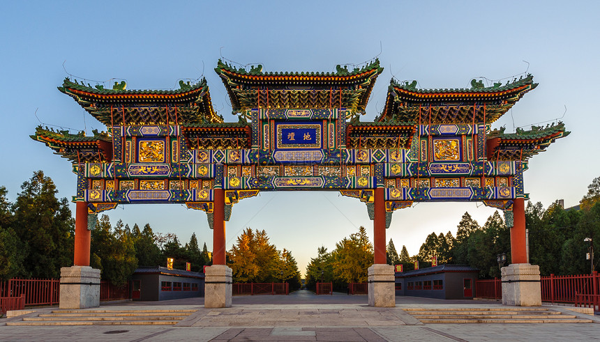 中国拱门庆典入口遗产游客旅游场景文化地坛雕塑社区图片