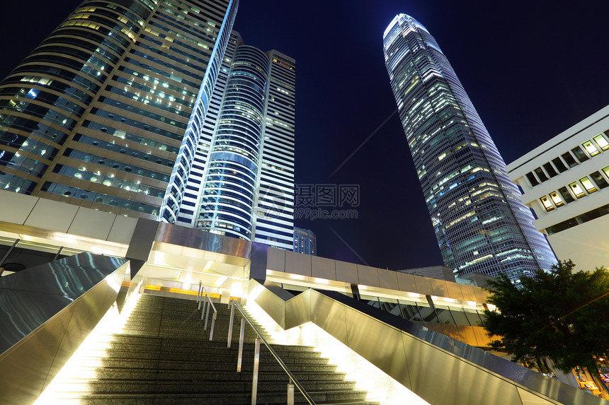 香港夜市风景市中心经济办公室场景摩天大楼建筑城市楼梯金融小路图片