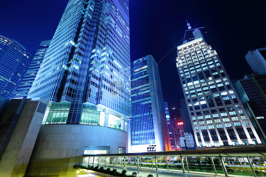 晚上在香港商业区过夜摩天大楼娱乐天际办公室景观建筑小路途径金融街道图片