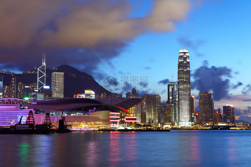 晚上在香港建筑景观风景天空经济建筑学港口金融办公室摩天大楼图片