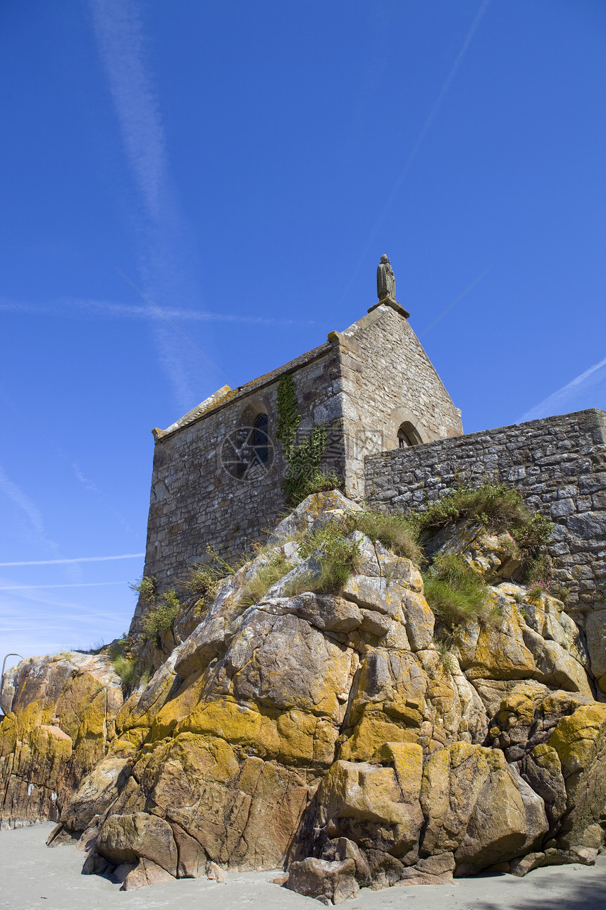 圣奥伯特教堂天空旅行岩石海滩旅游历史性地标海岸悬崖教会图片