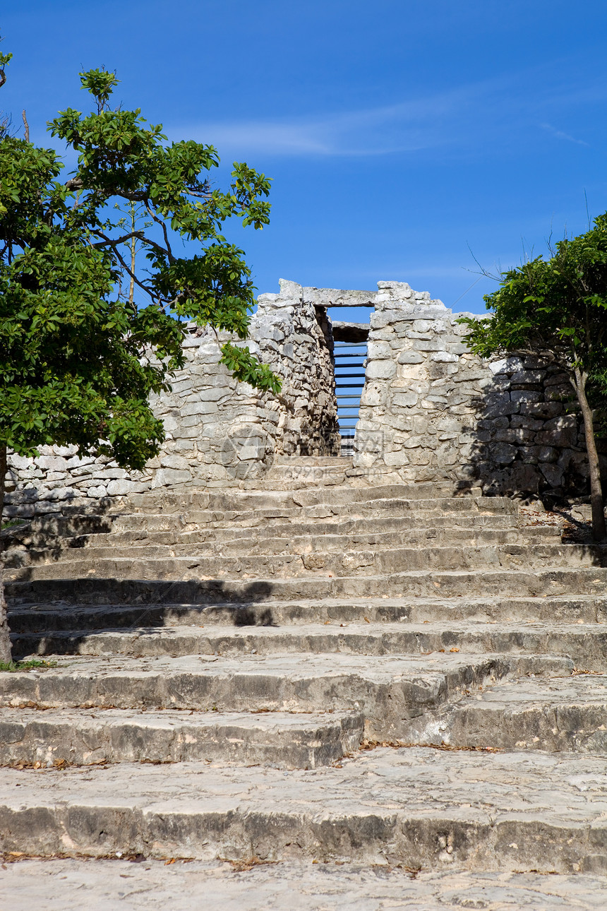 图卢寺庙建筑旅游柱子地标假期岩石金字塔文明天空图片