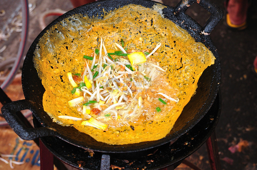 越南人填充的脆煎蛋卷 北广元康农营养折叠豆芽盘子烹饪煎饼市场金属养分蔬菜图片