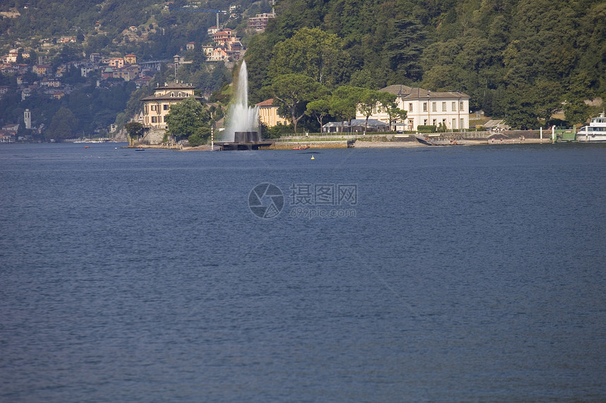 科莫湖湖城市晴天游客旅行海岸天空码头文化建筑学港口图片