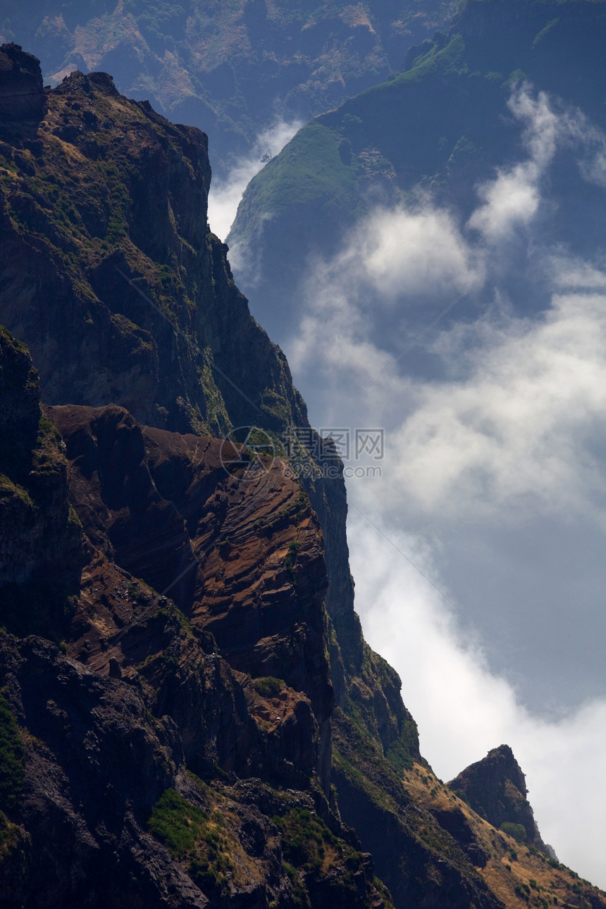 山脉远足风景地球天气岩石旅游蓝色远景顶峰太阳图片