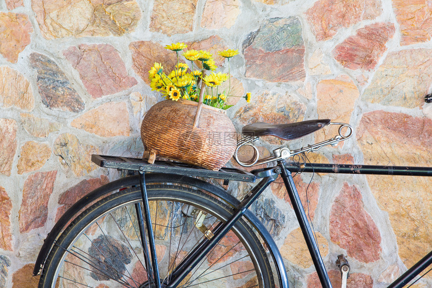 古董自行车旅行街道公园花园花店花瓶篮子装饰黑色风格图片