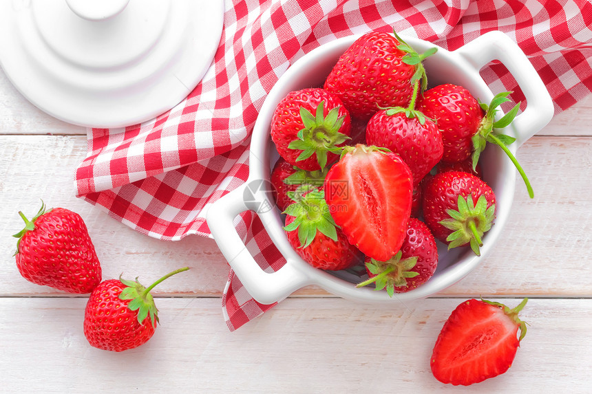 草莓甜点果味水果种子乡村营养桌子早餐叶子木头图片