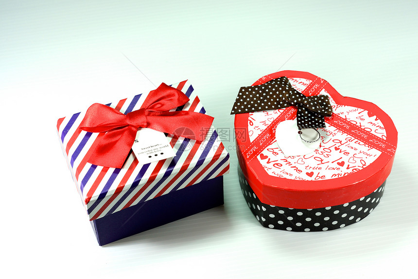 礼品盒情人盒子白色红色展示丝带卡片礼物问候语图片
