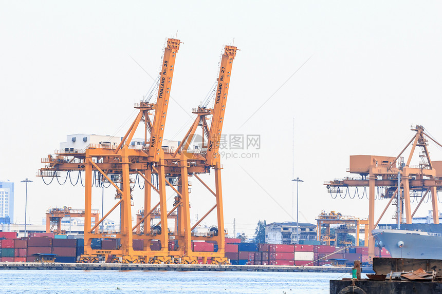 集装箱港环境卸载水面工业方式货物船厂货币蓝色港口图片