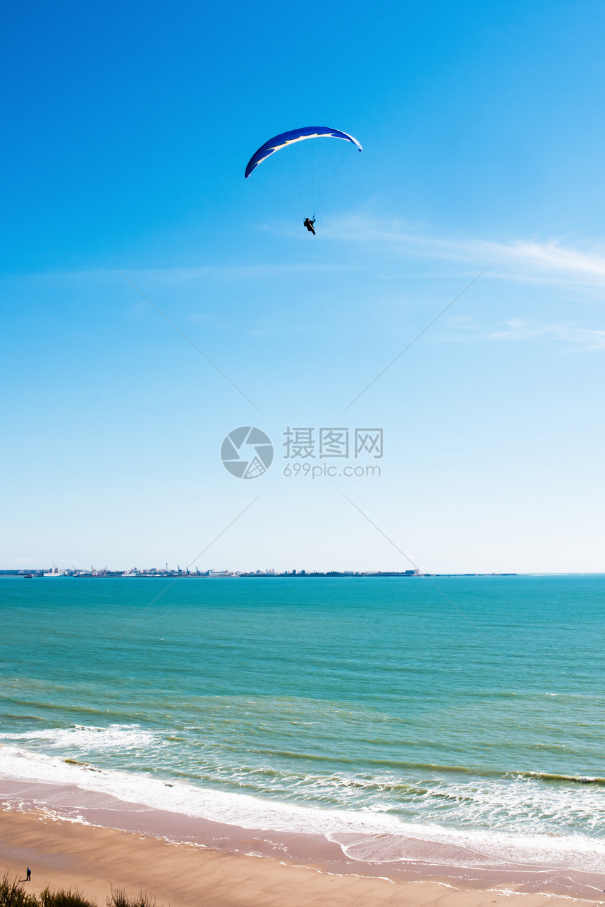 滑行滑动运动天空情感线条自由海洋海滩肾上腺素安全蓝色图片