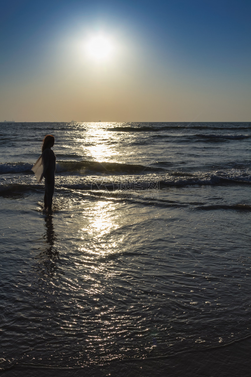 海滨日出海岸日光海浪反射支撑情绪地平线海岸线极光破晓图片