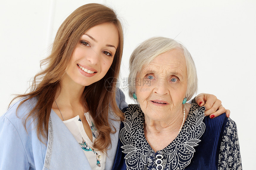带孙女的老年妇女房子牙齿公寓皮肤夫妻眼睛发型微笑女儿奶奶图片