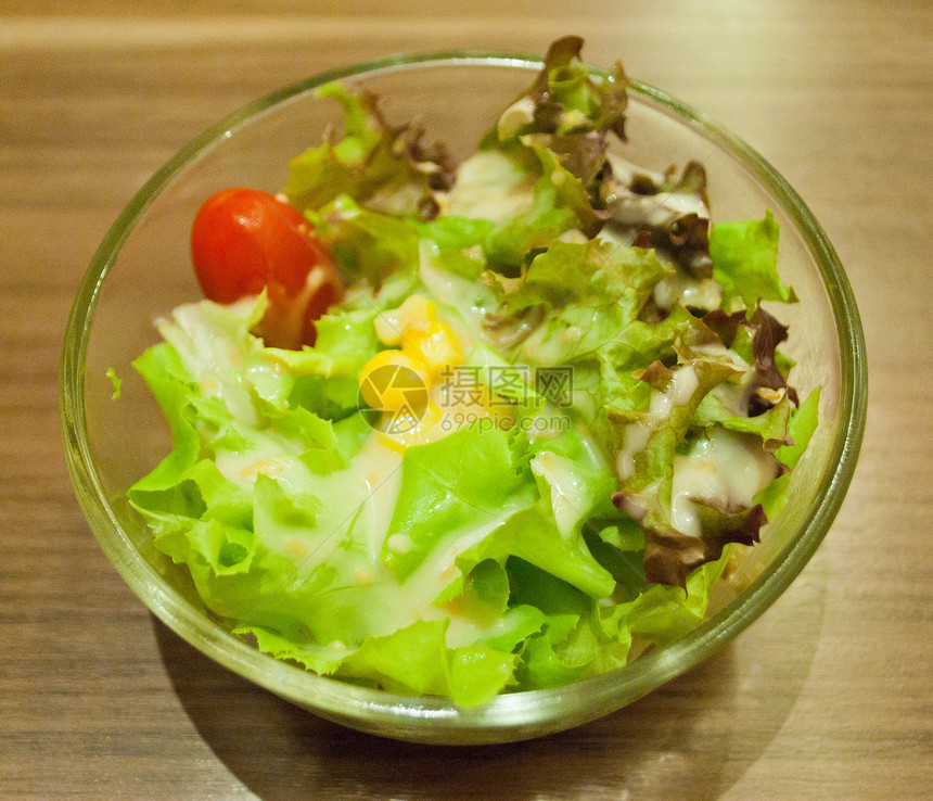混合蔬菜沙拉绿色蔬菜玻璃沙拉饮食食品红色叶子食物营养图片