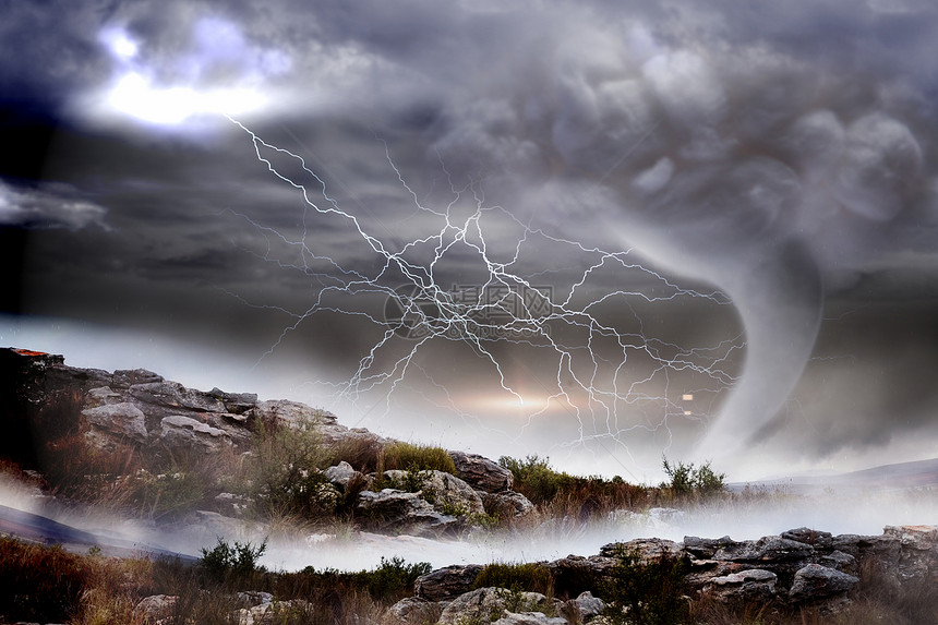 风暴的天空与龙卷风席卷地貌雷雨计算机绘图螺栓岩石环境闪电黑暗多云图片