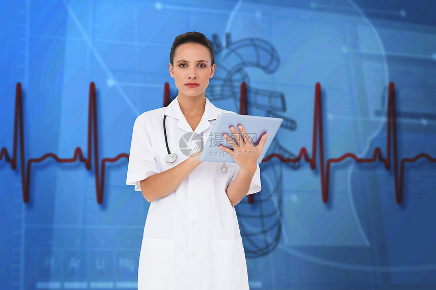使用平板电脑平板电脑的漂亮护士综合图像绘图服务女性电极波形蓝色图表头发束腰卫生图片