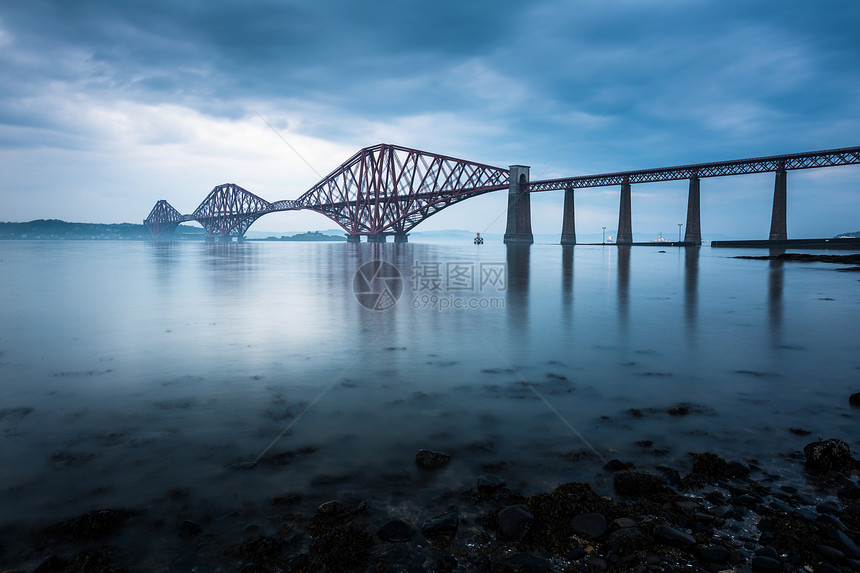 苏格兰爱丁堡福桥旅行支撑鸟类拱门海岸反射阴霾建筑建筑学小时图片