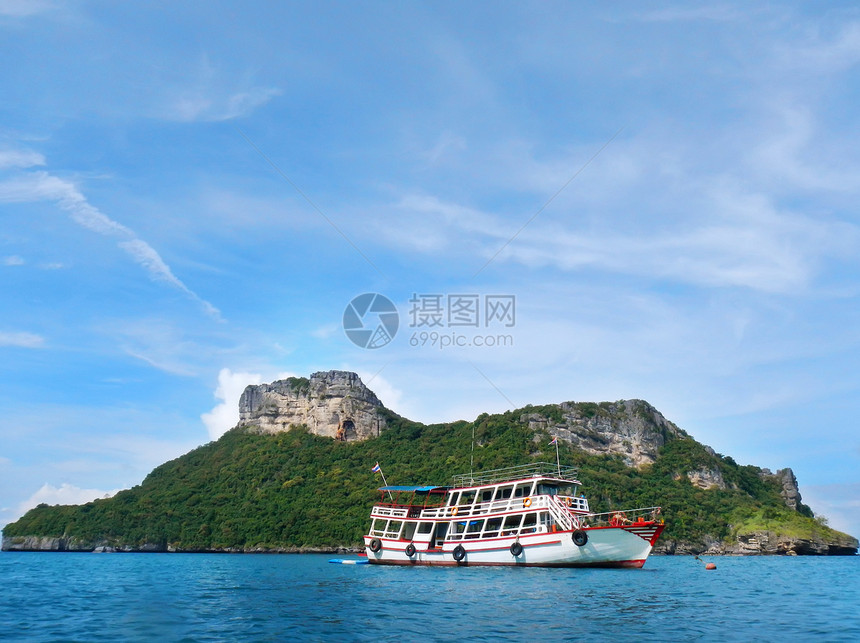在泰国安通国家海洋公园的旅游船(泰国)图片
