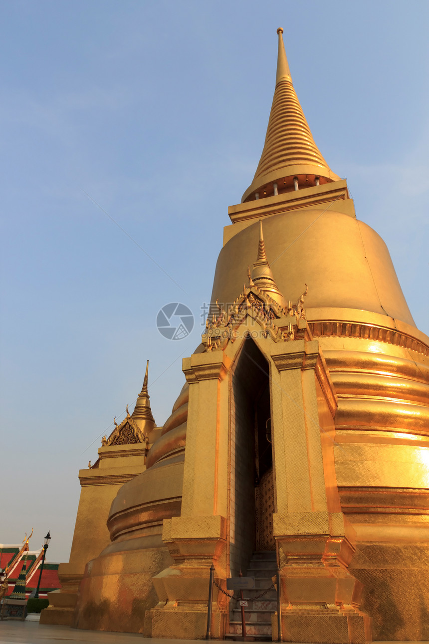 黄金 stupa旅游连体佛教徒历史宗教精神文化纪念碑建筑学天空图片